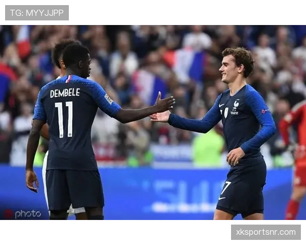 登贝莱与格列兹曼在高位压迫下攻击路线出现分散趋势